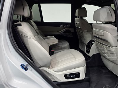 2025 BMW X7 缩略图 12