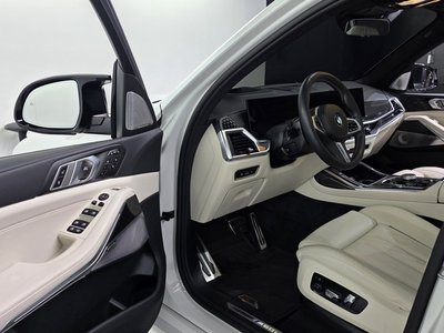 2025 BMW X7 — фото 10