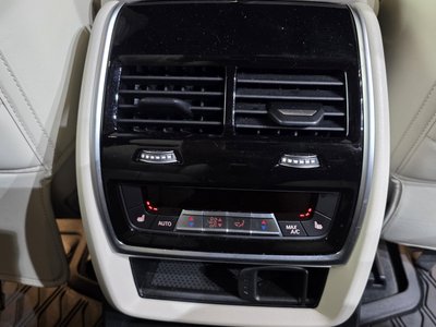 2025 BMW X7 缩略图 19