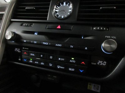 صورة مصغرة 17 لـ 2022 Lexus RX