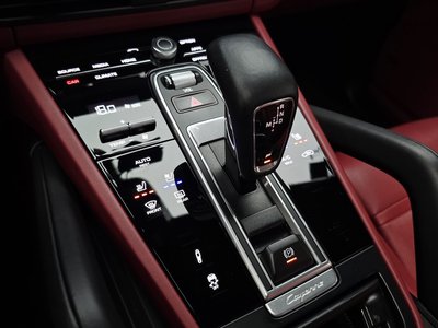 2022 Porsche CAYENNE 照片 9