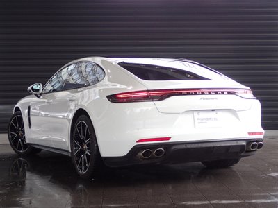 PORSCHE PANAMERA - 4