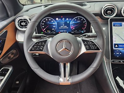 2025 Mercedes-BENZ GLC — миниатюра 19