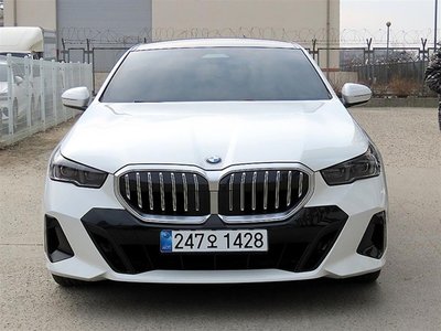BMW 5 SERIES - 1