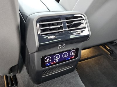 صورة مصغرة 23 لـ 2025 BMW 5 SERIES
