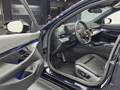 صورة مصغرة 13 لـ 2025 BMW 5 SERIES