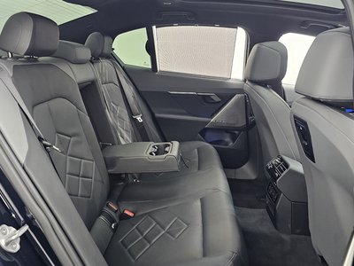 صورة مصغرة 18 لـ 2025 BMW 5 SERIES