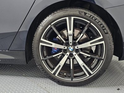 2025 BMW 5 SERIES 照片 8