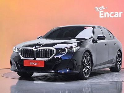 2025 BMW 5 SERIES 照片 1