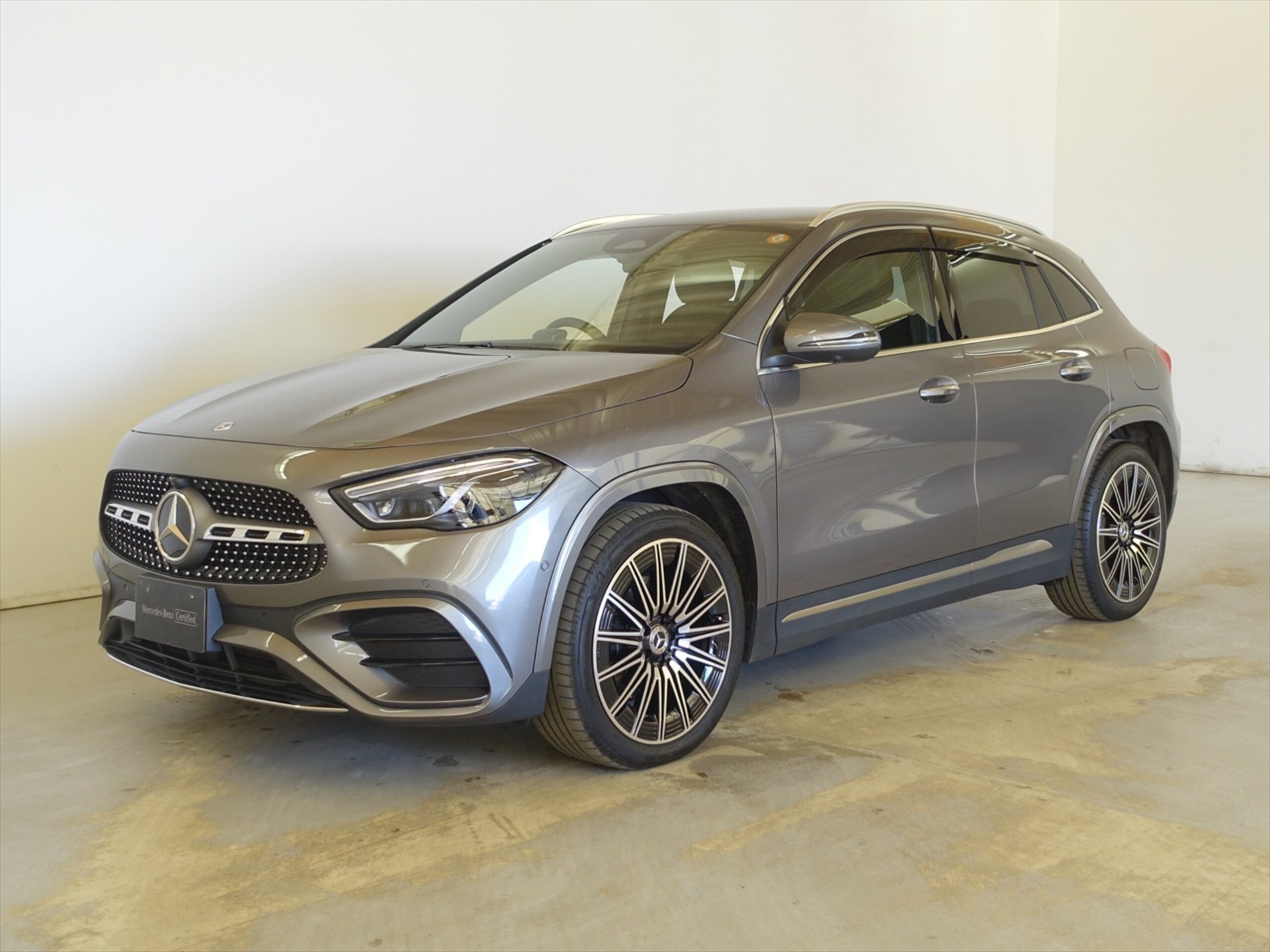 MERCEDES-BENZ GLA - View 1