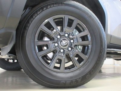 TOYOTA LAND CRUISER 250 - 8