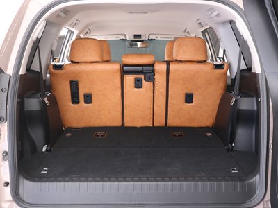 TOYOTA LAND CRUISER PRADO - 9