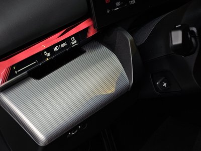2025 BMW 5 SERIES 缩略图 19