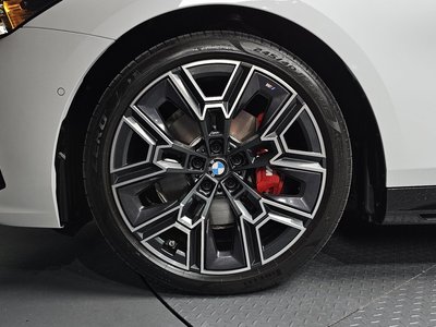 2025 BMW 5 SERIES 照片 6