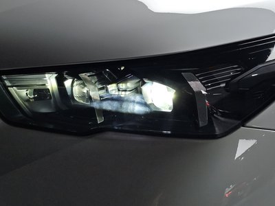 2025 BMW 5 SERIES 照片 9