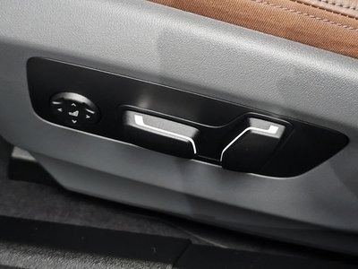 2025 BMW 5 SERIES 缩略图 26