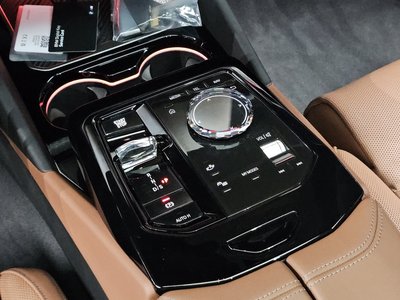 2025 BMW 5 SERIES 缩略图 12