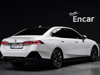 2025 BMW 5 SERIES 照片 3