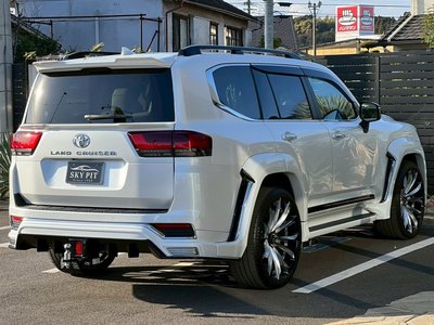 TOYOTA LAND CRUISER 300 - 5