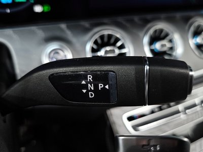 MERCEDES-BENZ E-CLASS - 9