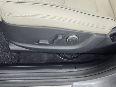 2021 Genesis GV70 — миниатюра 32