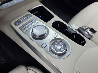 2021 Genesis GV70 — миниатюра 12