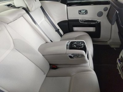 ROLLS-ROYCE GHOST - 6