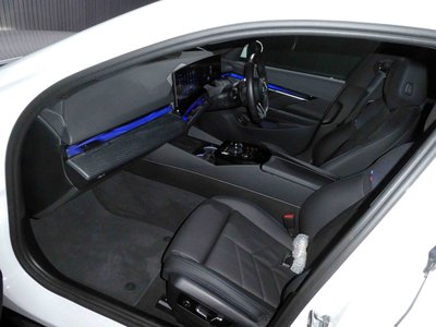 2024 BMW 5 SERIES TOURING — миниатюра 17