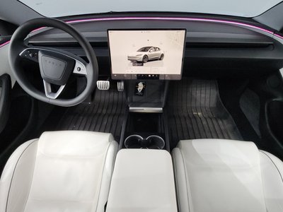 TESLA MODEL 3 - 5