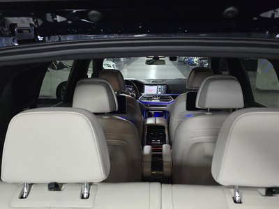 BMW X7 - 7