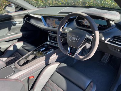 صورة 8 لـ 2024 AUDI RS E-TRON GT