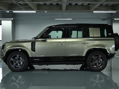 LAND ROVER DEFENDER - 4