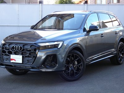 AUDI Q7 - 1