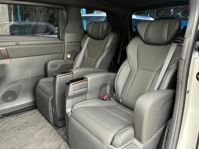 2024 Toyota ALPHARD — миниатюра 17