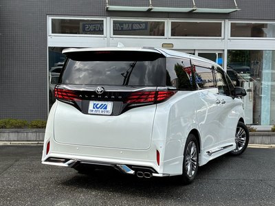 2024 Toyota ALPHARD — фото 10