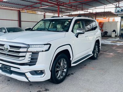 TOYOTA LAND CRUISER 300 - 4