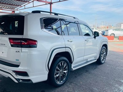 TOYOTA LAND CRUISER 300 - 10