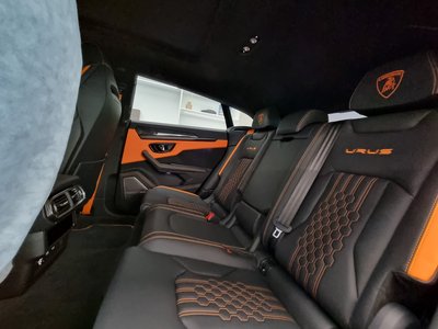 LAMBORGHINI URUS - 7
