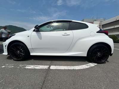 TOYOTA YARIS - 7