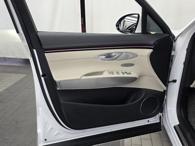 2024 Genesis GV70 thumbnail 14