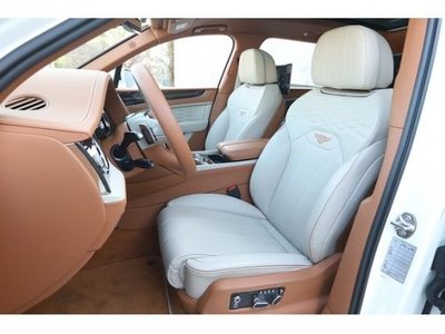 BENTLEY BENTAYGA - 8