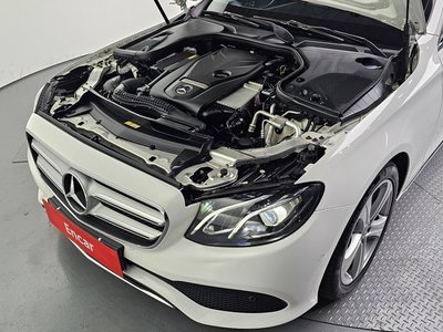 MERCEDES-BENZ E-CLASS - 7