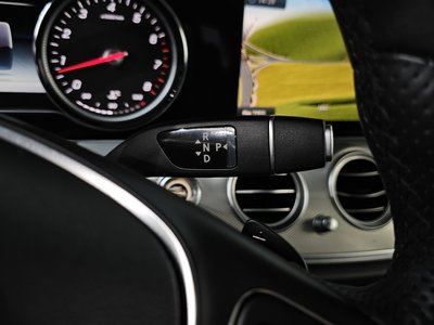 MERCEDES-BENZ E-CLASS - 9