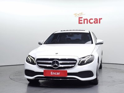 MERCEDES-BENZ E-CLASS - 2