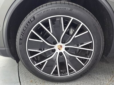 2025 Porsche MACAN 照片 6