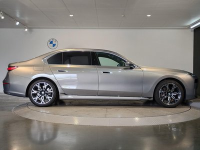 BMW 7 SERIES - 8