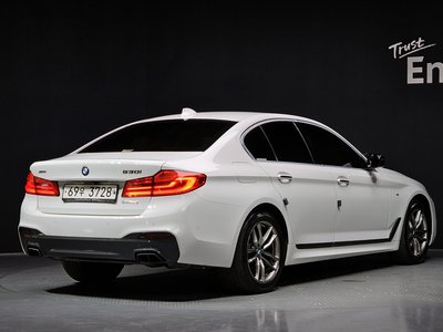 2018 BMW 5 SERIES — фото 4