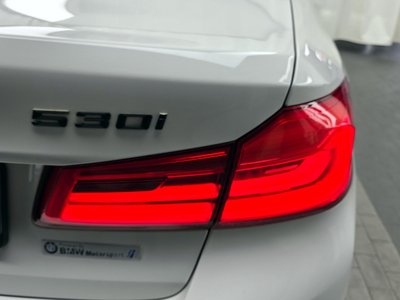 2018 BMW 5 SERIES — фото 10