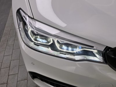 2018 BMW 5 SERIES — фото 9