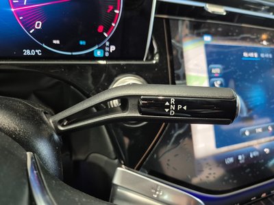 MERCEDES-BENZ E-CLASS - 9